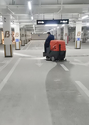 手推式洗地機(jī)